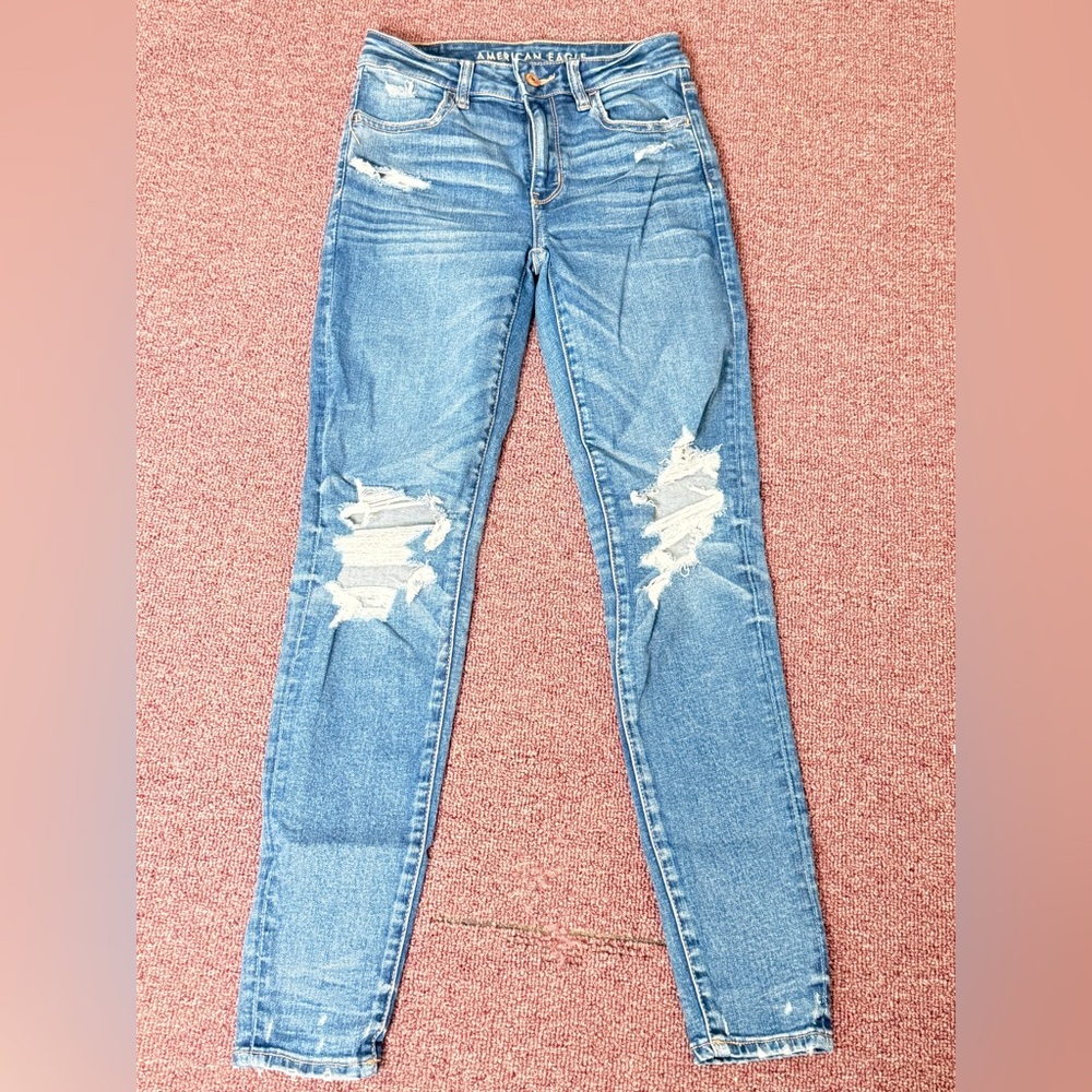 American Eagle Outfitters Light Blue Distressed Skinny Jeans